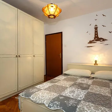 Shabby Chic Disente Nr1 Close To Krk Centre Krk Town
