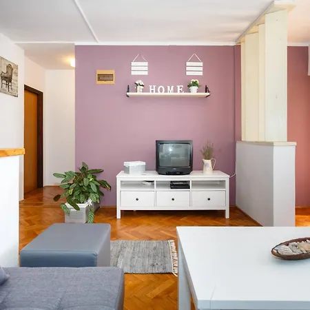 Shabby Chic Disente Nr1 Close To Krk Centre Krk Town