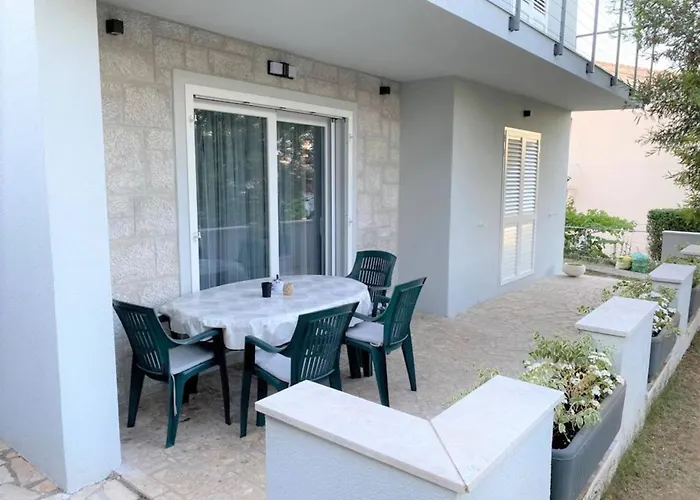 아파트 Shabby Chic Disente Nr1 Close To Krk Centre 크르크