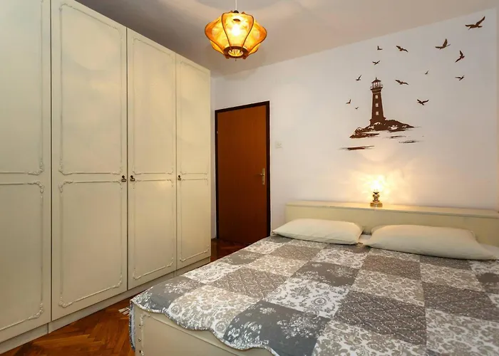 Shabby Chic Disente Nr1 Close To Krk Centre 크르크