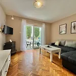 Shabby Chic Disente Nr1 Close To Krk Centre Апартаменты Крк