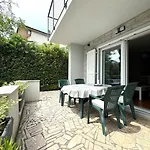 Апартаменты Shabby Chic Disente Nr1 Close To Krk Centre