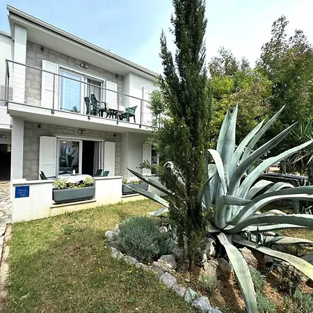 아파트 Shabby Chic Disente Nr1 Close To Krk Centre 크르크