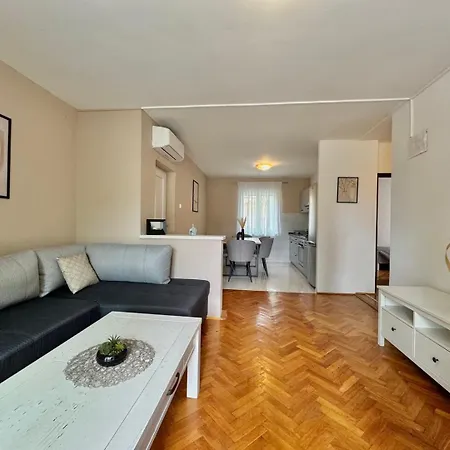 Shabby Chic Disente Nr1 Close To Krk Centre * 크르크