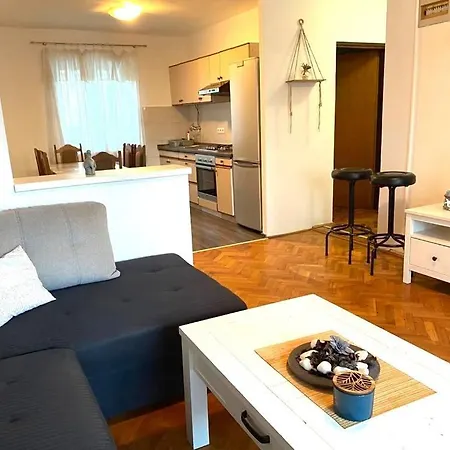 Apartment Shabby Chic Disente Nr1 Close To Krk Centre